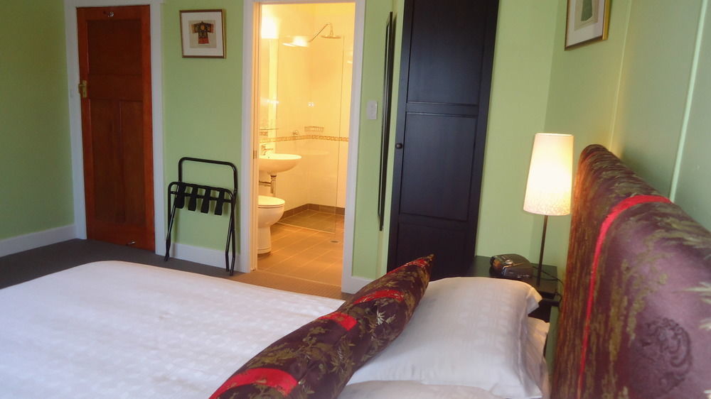 แอชดาวน์ส ออฟ โดเวอร์ เบด แอนด์ เบรคฟาสต์ Bed & Breakfast Dover ภายนอก รูปภาพ